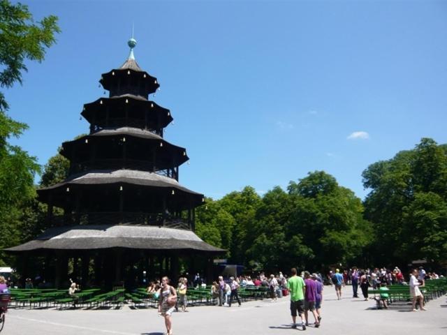 Hotel Biederstein Am Englischen Garten Munique Exterior foto